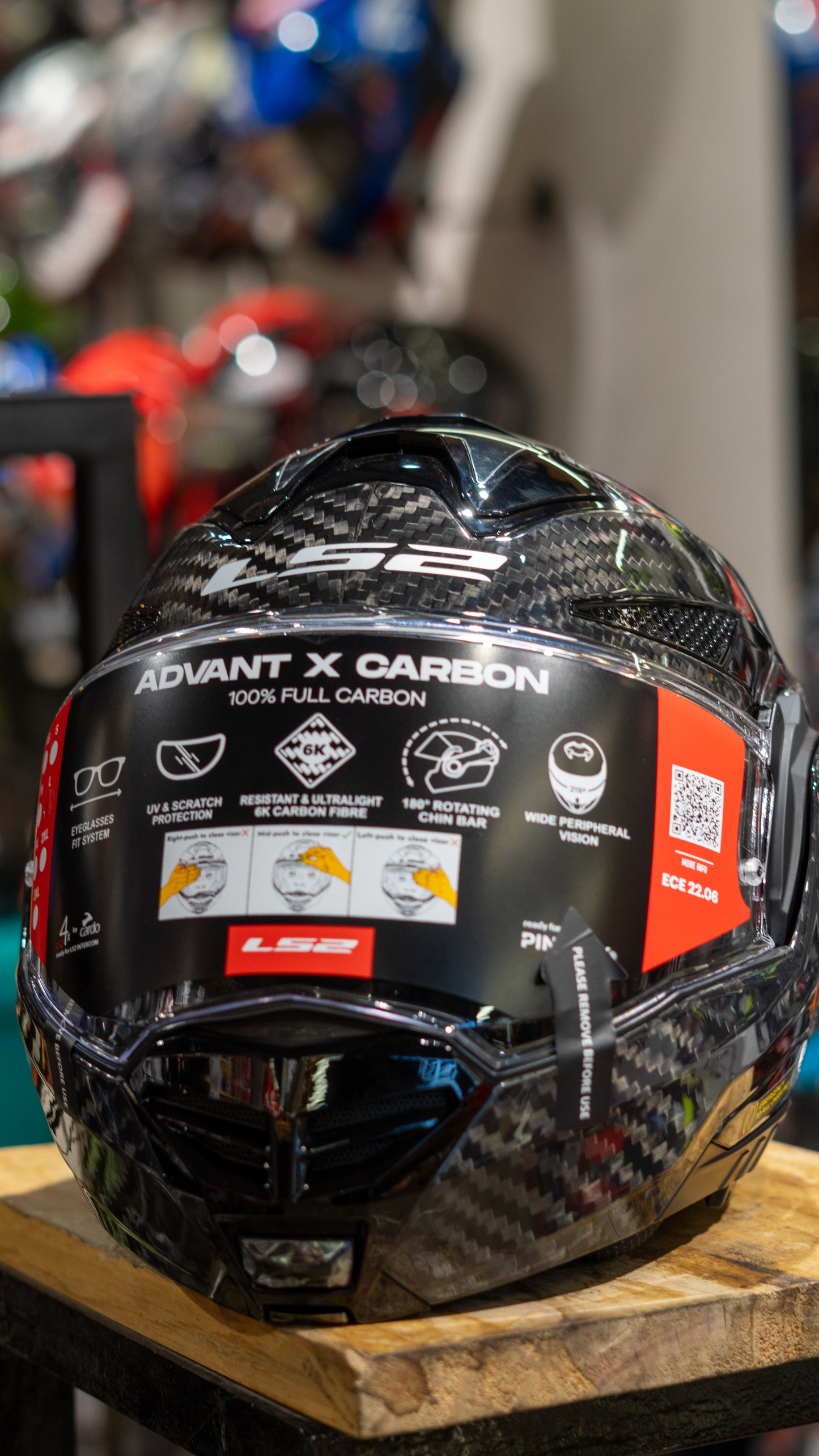 LS 2 ADVANT X CARBON FIBER MODULER HELMET