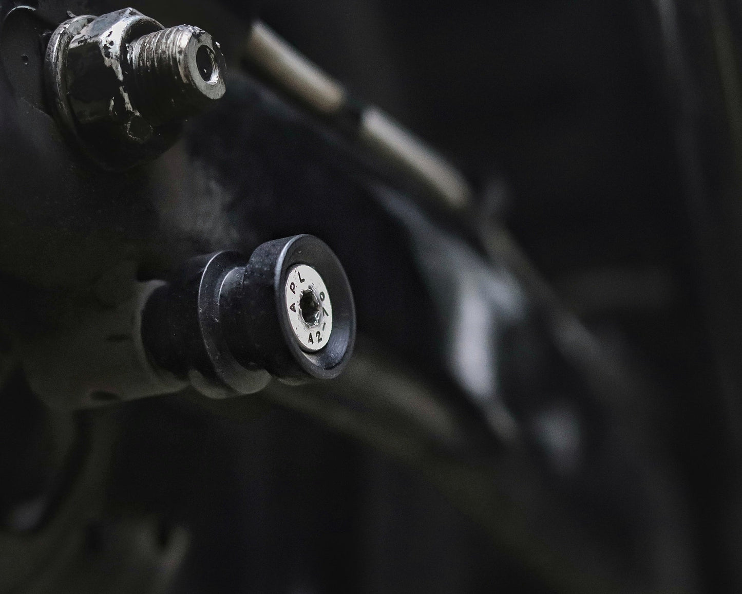 Royal Enfield Interceptor/Continental GT 650- Swingarm Spools | SS MOTOCORP